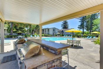 Bbq area at pool